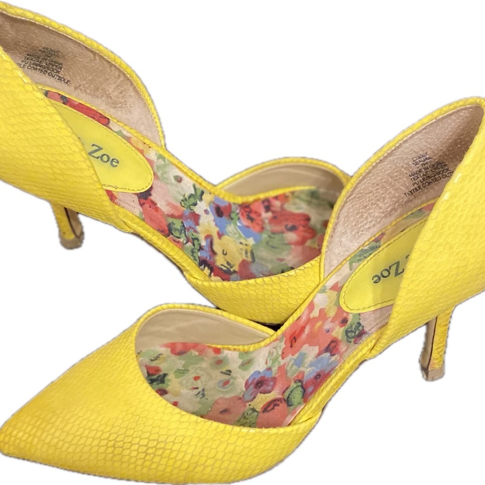 Eva & Zoe Yellow Textured Women's Heels